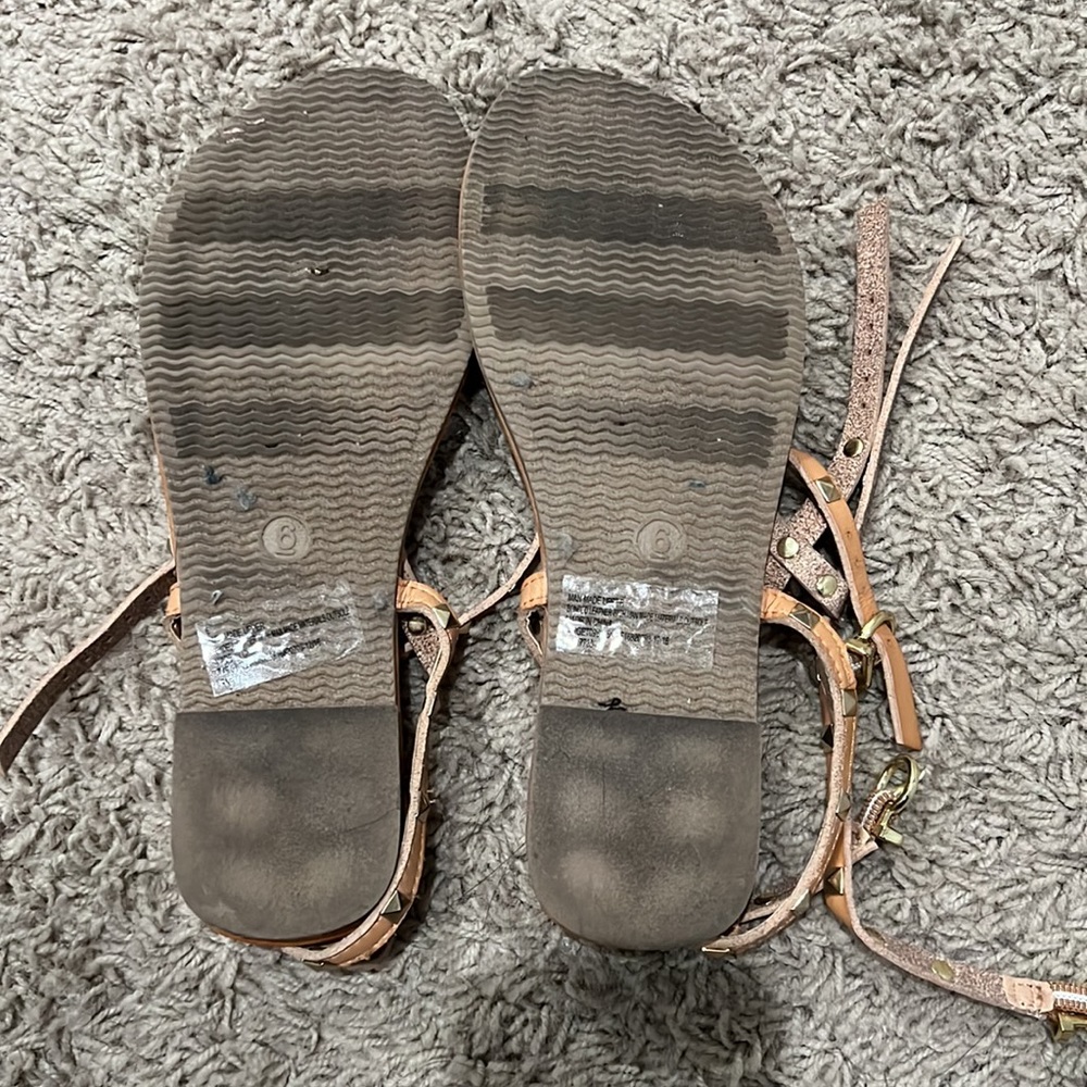 Pre loved Sandals - Picture 2 of 2